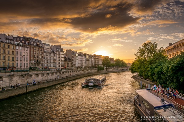 Schiff auf der Seine